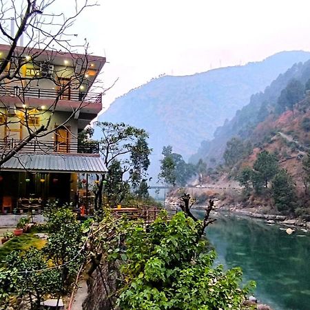 Tirthan Grand Riverside Banjār Extérieur photo