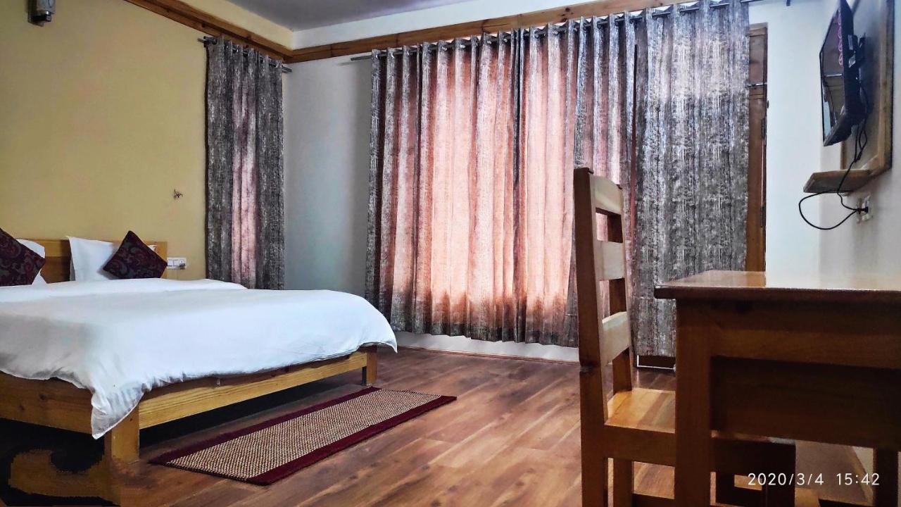 Tirthan Grand Riverside Banjār Extérieur photo