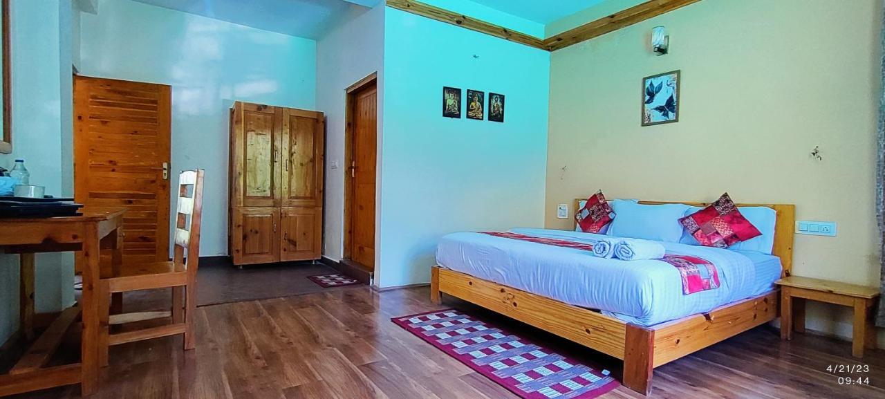 Tirthan Grand Riverside Banjār Extérieur photo