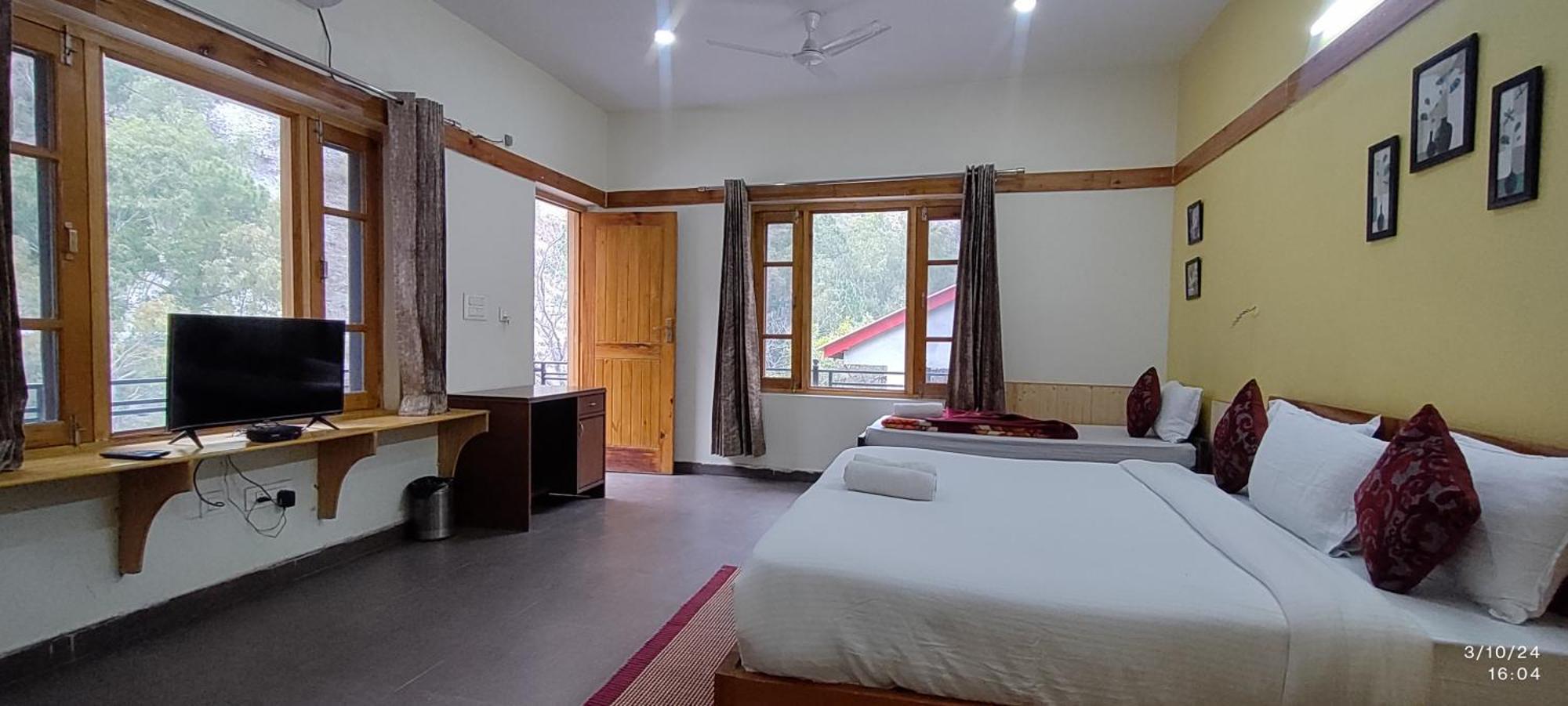 Tirthan Grand Riverside Banjār Extérieur photo