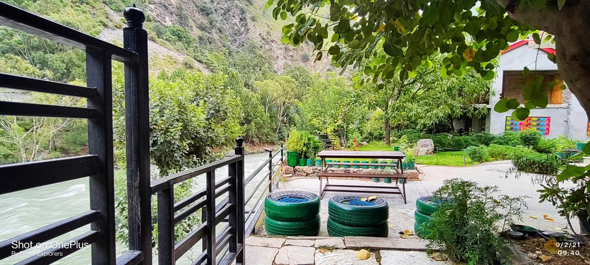 Tirthan Grand Riverside Banjār Extérieur photo