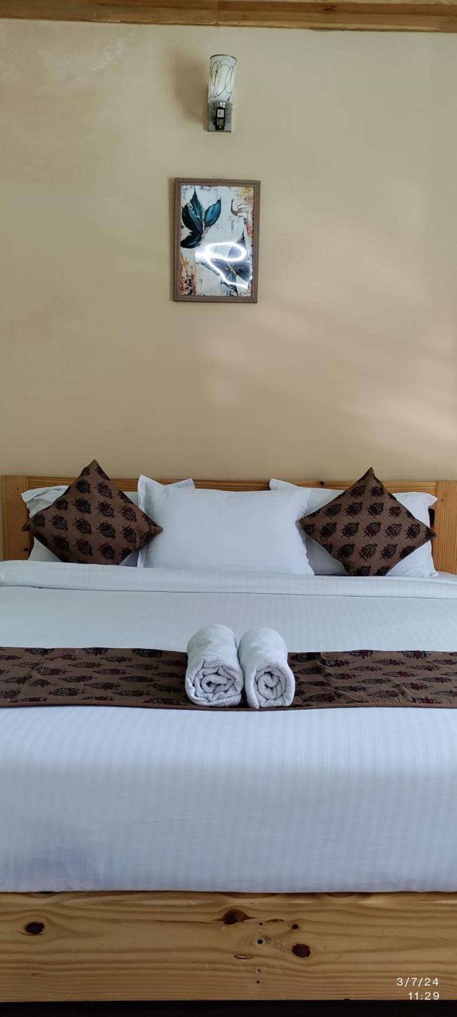 Tirthan Grand Riverside Banjār Extérieur photo