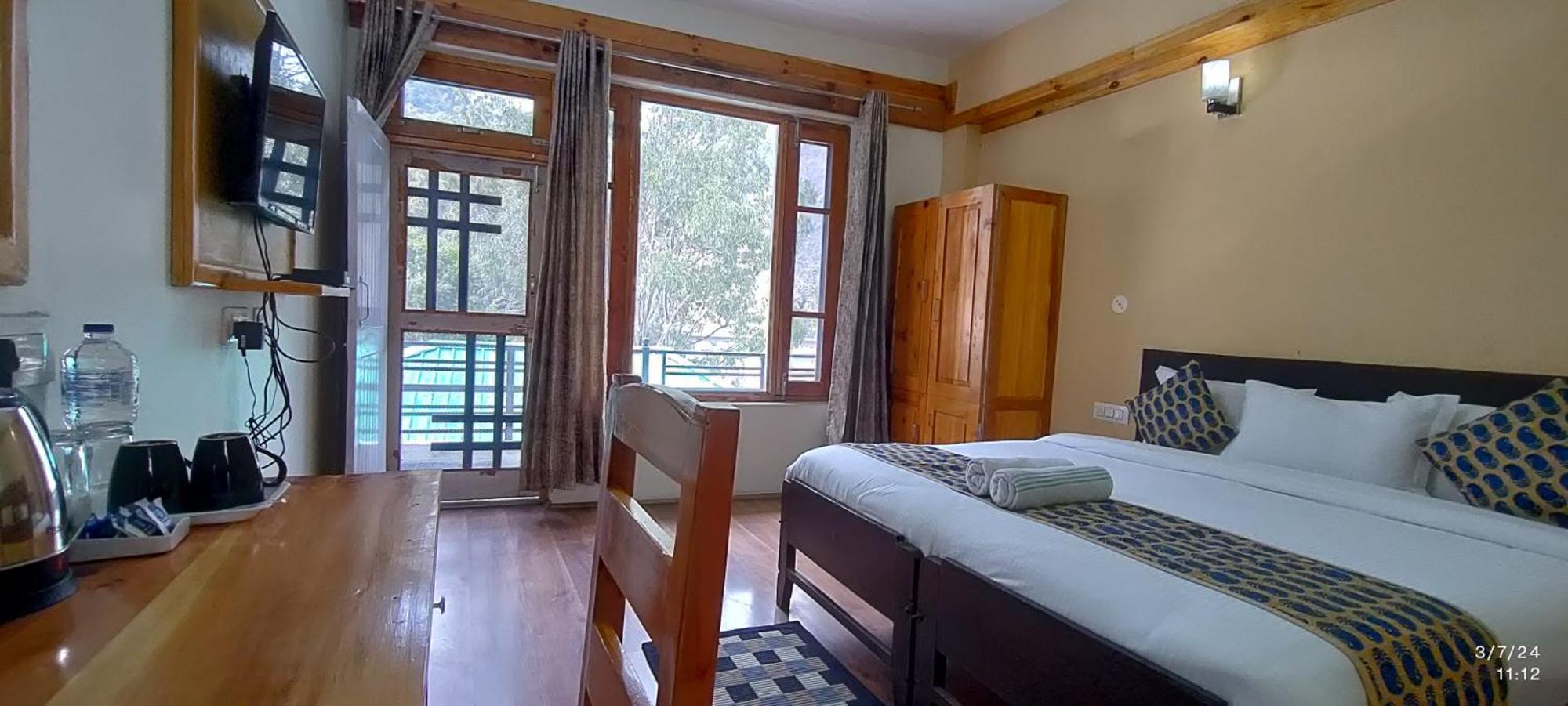 Tirthan Grand Riverside Banjār Extérieur photo