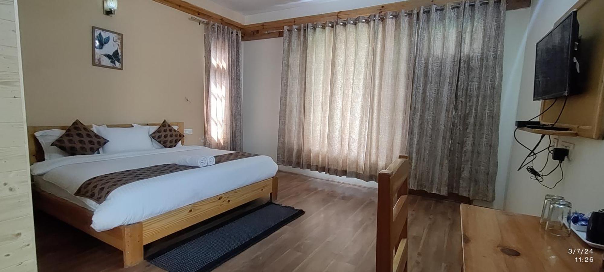 Tirthan Grand Riverside Banjār Extérieur photo