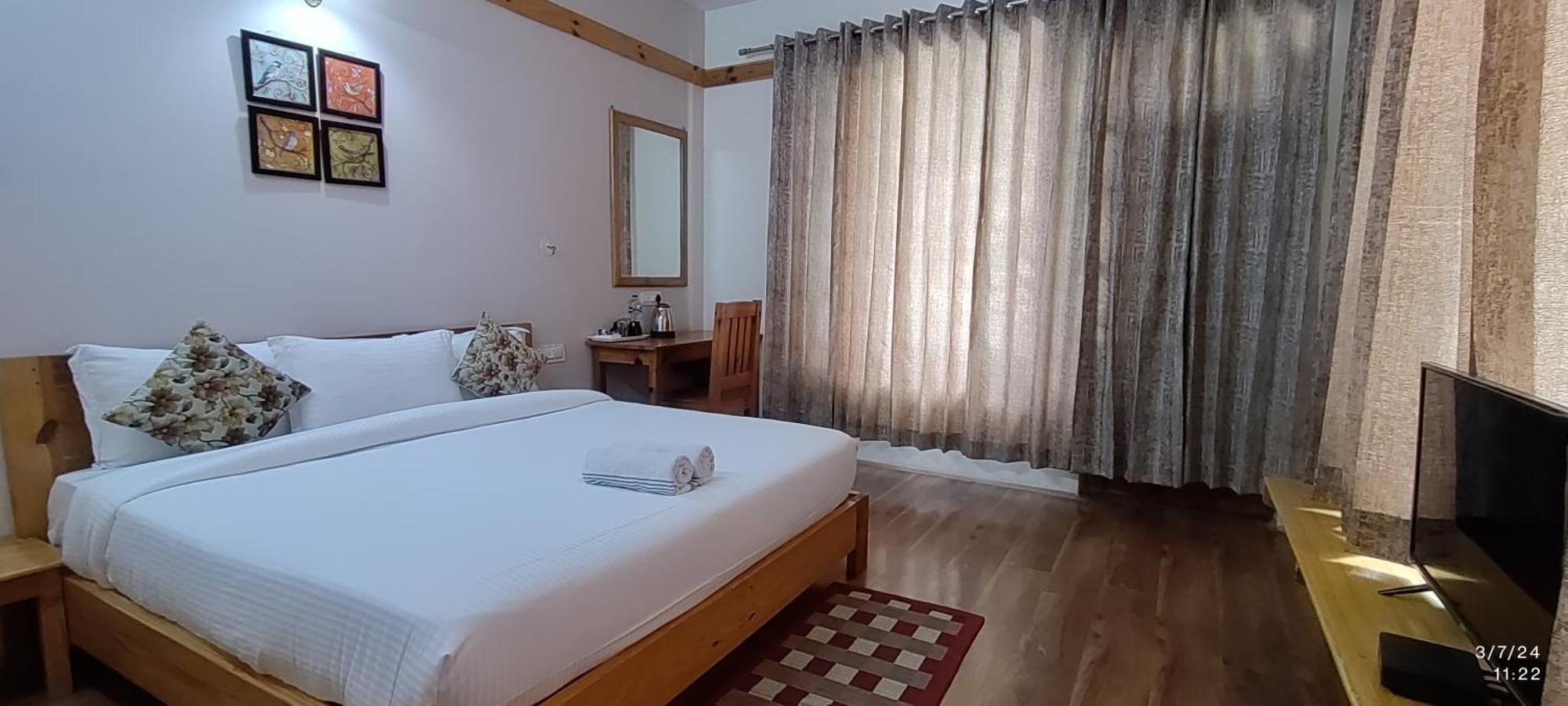 Tirthan Grand Riverside Banjār Extérieur photo